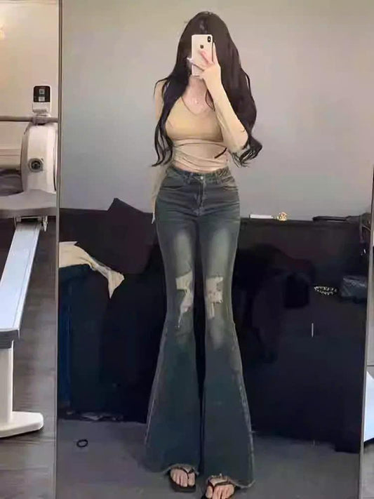 Quần Jeans nữ ống loe rách gối thời trang phong cách trẻ trung năng động ED48